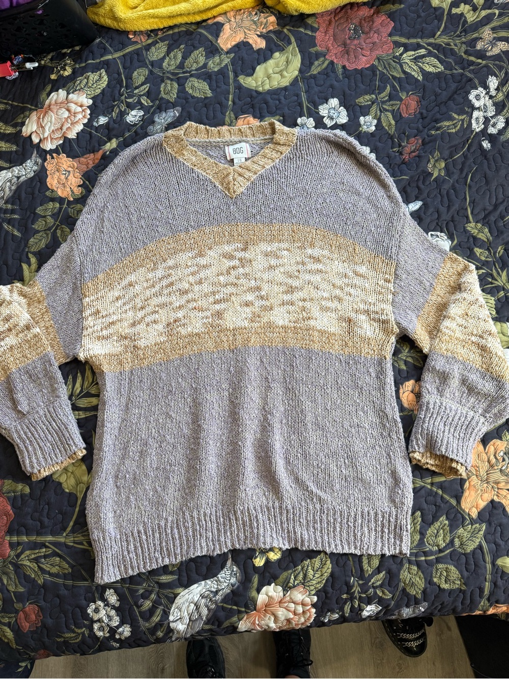 BDG Men's V-Neck Knit Sweater in Taupe and Beige Colorblock